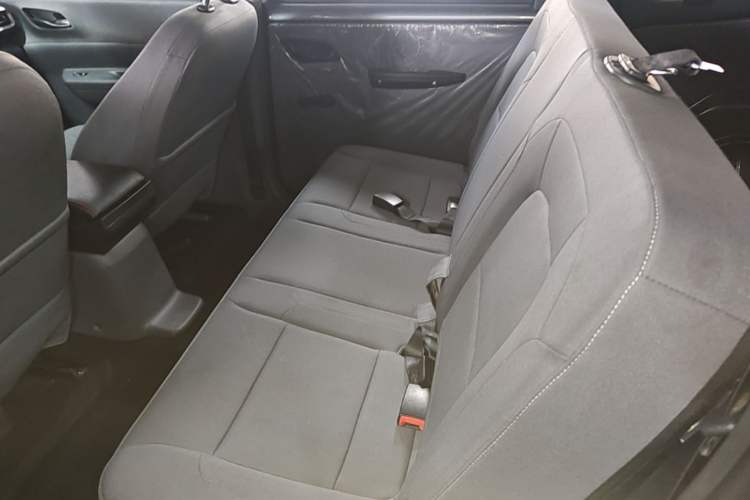 Used Wuling Hongguang New Energy 2024 All-Electric Model 300KM Standard Version Left Rear Seat