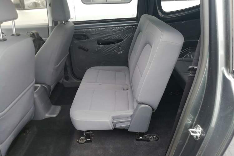 Used Wuling Hongguang New Energy 2024 All-Electric Model 300KM Standard Version Left Rear Seat