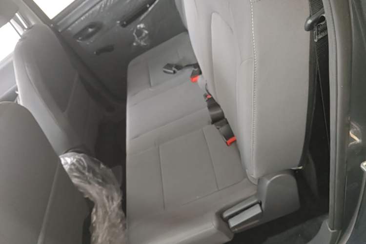 Used Wuling Hongguang New Energy 2024 All-Electric Model 300KM Practical Version Left Rear Seat