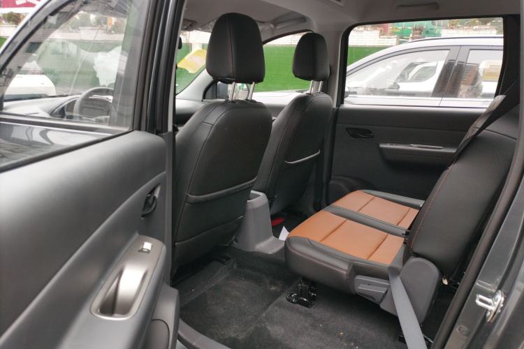 Used Wuling Hongguang New Energy 2024 All-Electric Model 300KM Standard Version Left Rear Seat