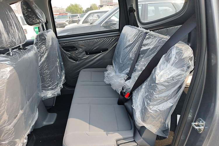 Used Wuling Hongguang New Energy 2024 All-Electric Model 300KM Standard Version Left Rear Seat