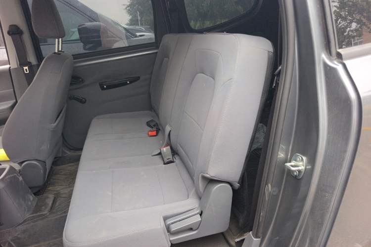 Used Wuling Hongguang New Energy 2024 All-Electric Model 300KM Practical Version Left Rear Seat