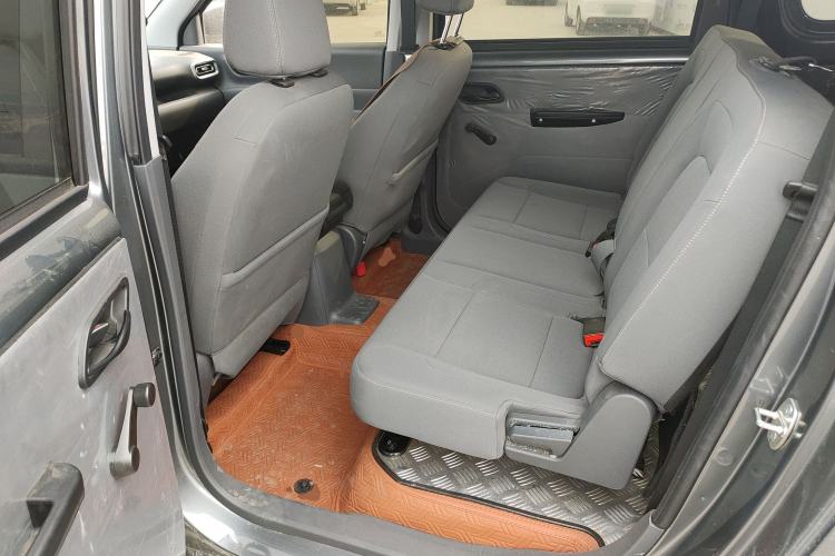 Used Wuling Hongguang New Energy 2024 All-Electric Model 300KM Standard Version Left Rear Seat