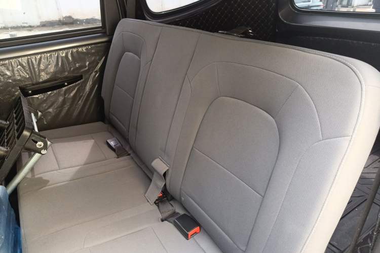 Used Wuling Hongguang New Energy 2024 All-Electric Model 300KM Standard Version Left Rear Seat