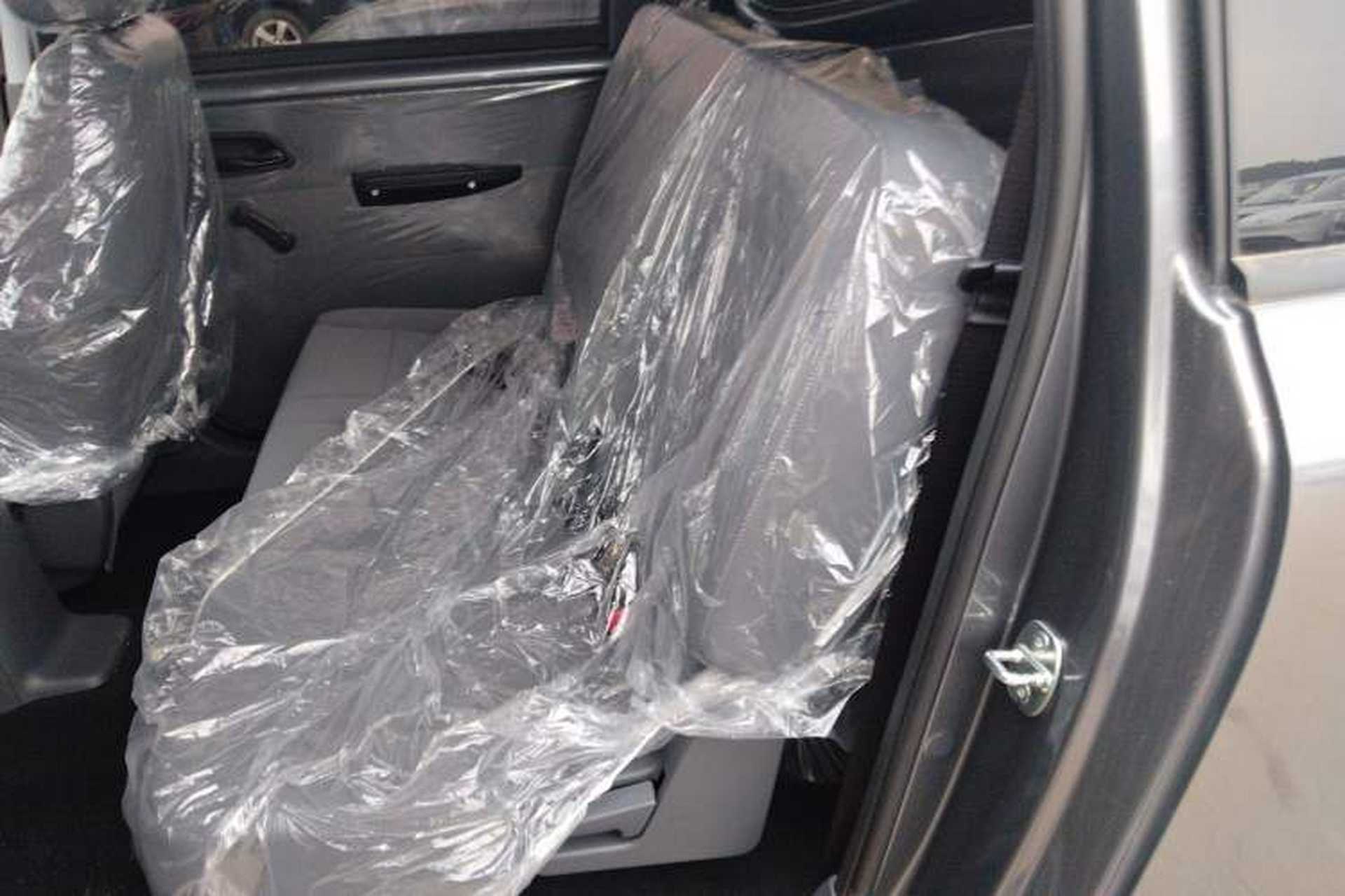 Used Wuling Hongguang New Energy 2024 All-Electric Model 300KM Standard Version Left Rear Seat