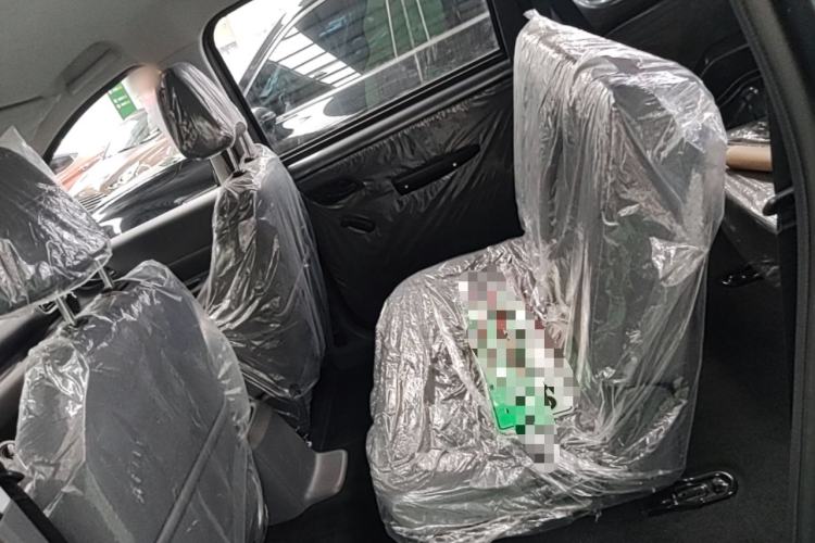 Used Wuling Hongguang New Energy 2024 All-Electric Model 300KM Practical Version Left Rear Seat