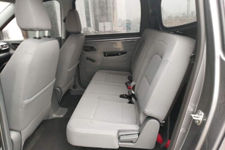 Used Wuling Hongguang New Energy 2024 All-Electric Model 300KM Practical Version Left Rear Seat
