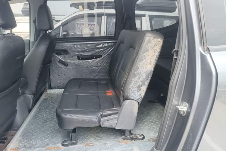 Used Wuling Hongguang New Energy 2024 All-Electric Model 300KM Standard Version Left Rear Seat