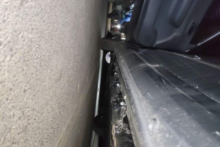 Used Wuling Hongguang New Energy 2024 All-Electric Model 300KM Practical Version Left Side Sill