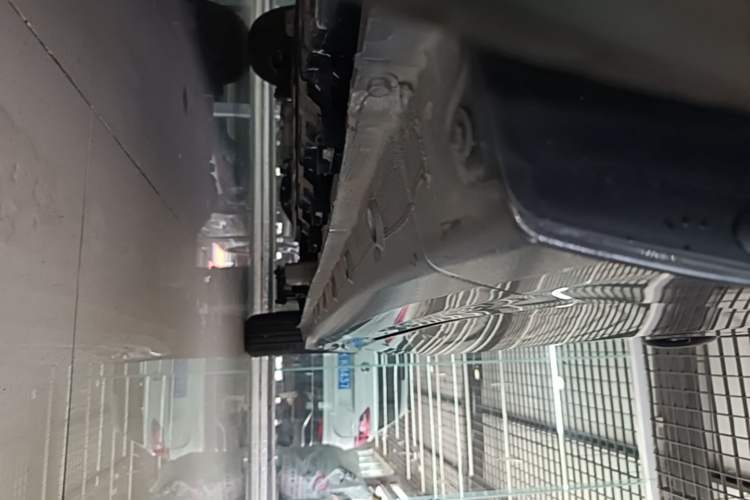 Used Wuling Hongguang New Energy 2024 All-Electric Model 300KM Practical Version Left Side Sill