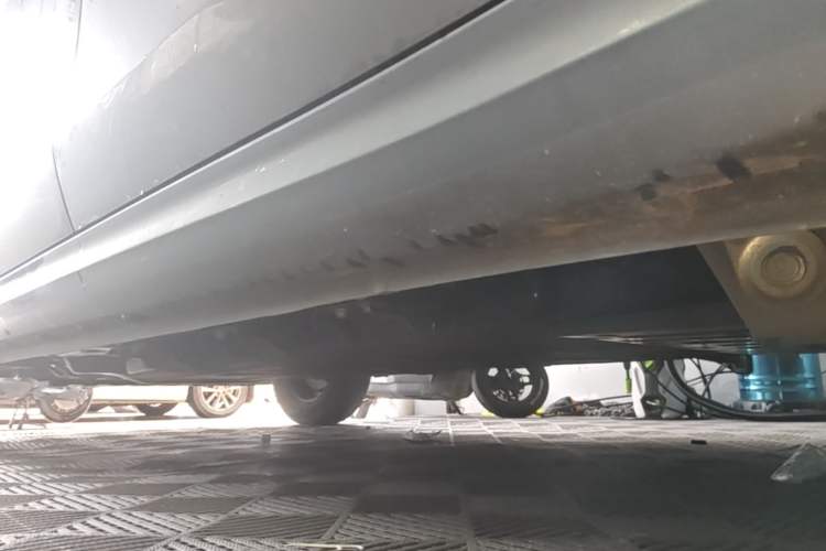 Used Wuling Hongguang New Energy 2024 All-Electric Model 300KM Practical Version Left Side Sill
