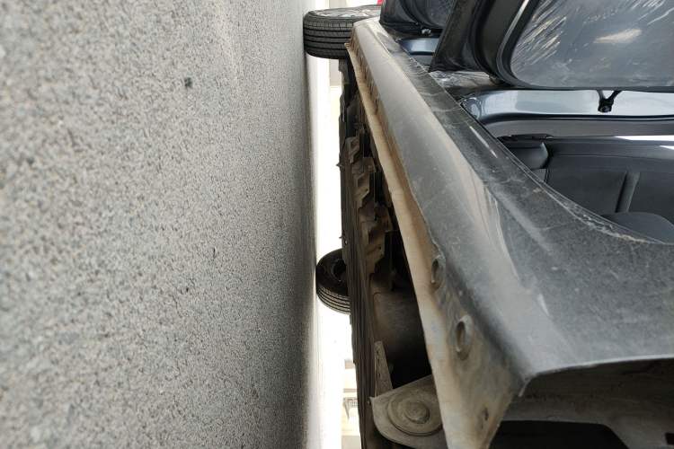 Used Wuling Hongguang New Energy 2024 All-Electric Model 300KM Standard Version Left Side Sill