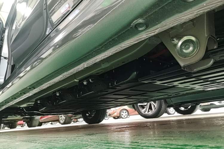 Used Wuling Hongguang New Energy 2024 All-Electric Model 300KM Practical Version Left Side Sill