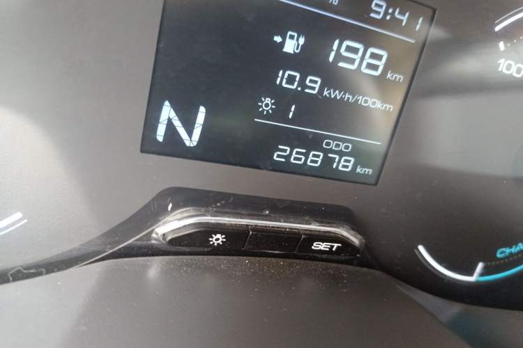 Used Wuling Hongguang New Energy 2024 All-Electric Model 300KM Standard Version Odometer Close Up