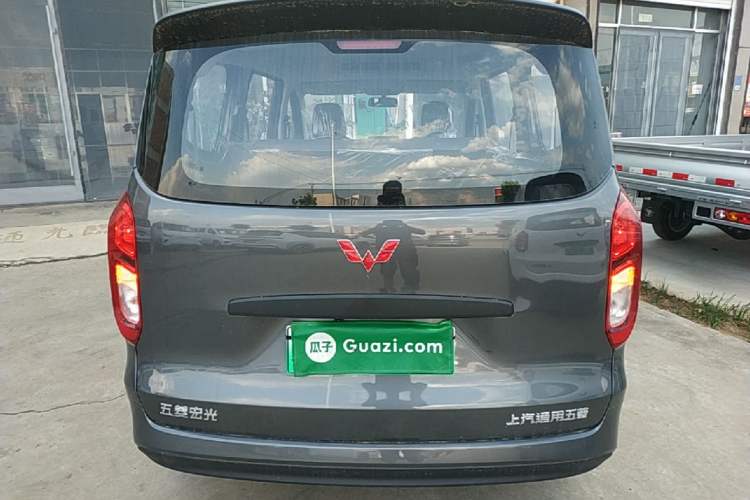 Used Wuling Hongguang New Energy 2024 All-Electric Model 300KM Standard Version Rear