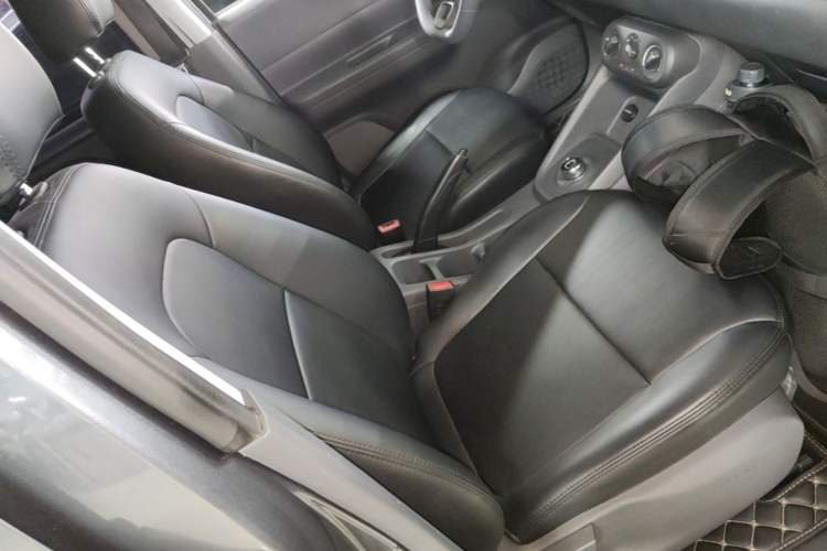 Used Wuling Hongguang New Energy 2024 All-Electric Model 300KM Standard Version Right Front Seat
