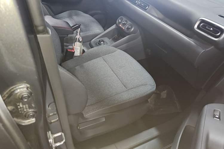 Used Wuling Hongguang New Energy 2024 All-Electric Model 300KM Standard Version Right Front Seat