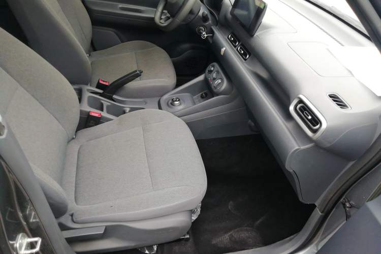 Used Wuling Hongguang New Energy 2024 All-Electric Model 300KM Standard Version Right Front Seat