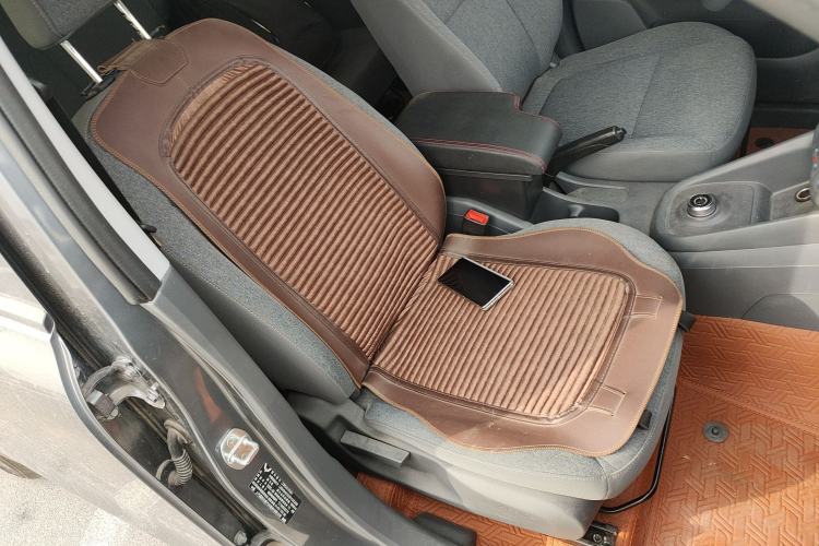 Used Wuling Hongguang New Energy 2024 All-Electric Model 300KM Standard Version Right Front Seat