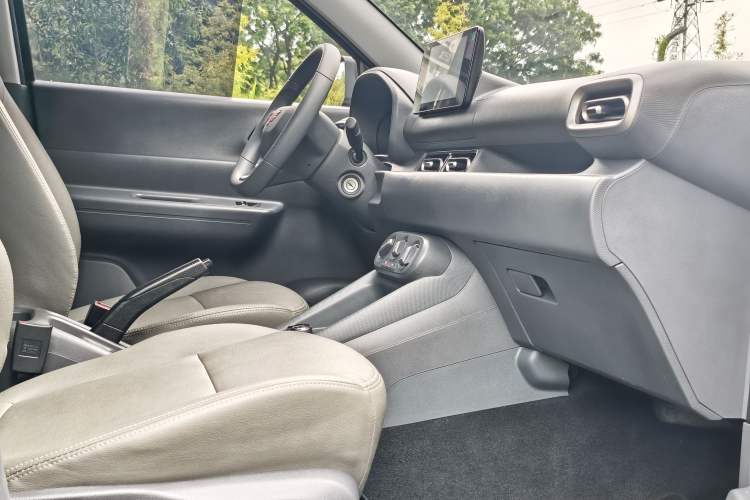 Used Wuling Hongguang New Energy 2024 All-Electric Model 300KM Practical Version Right Front Seat