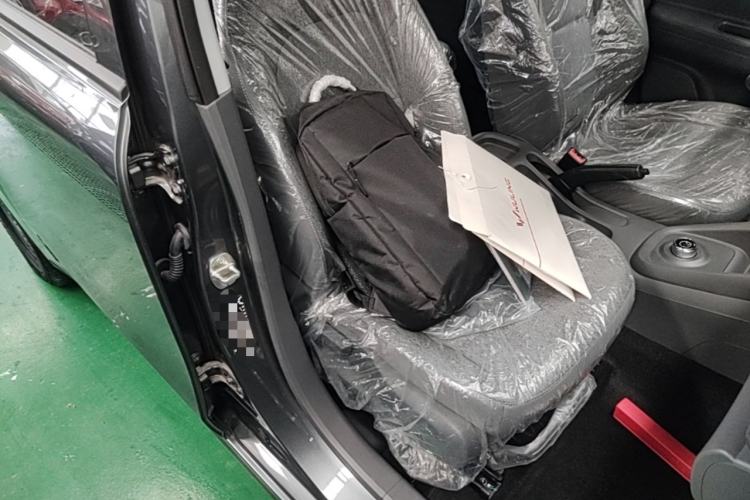 Used Wuling Hongguang New Energy 2024 All-Electric Model 300KM Practical Version Right Front Seat