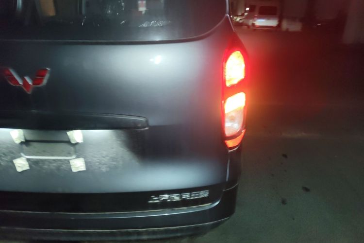Used Wuling Hongguang New Energy 2024 All-Electric Model 300KM Practical Version Right Rear Taillight