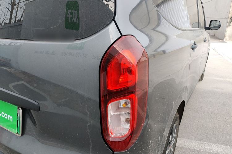 Used Wuling Hongguang New Energy 2024 All-Electric Model 300KM Standard Version Right Rear Taillight