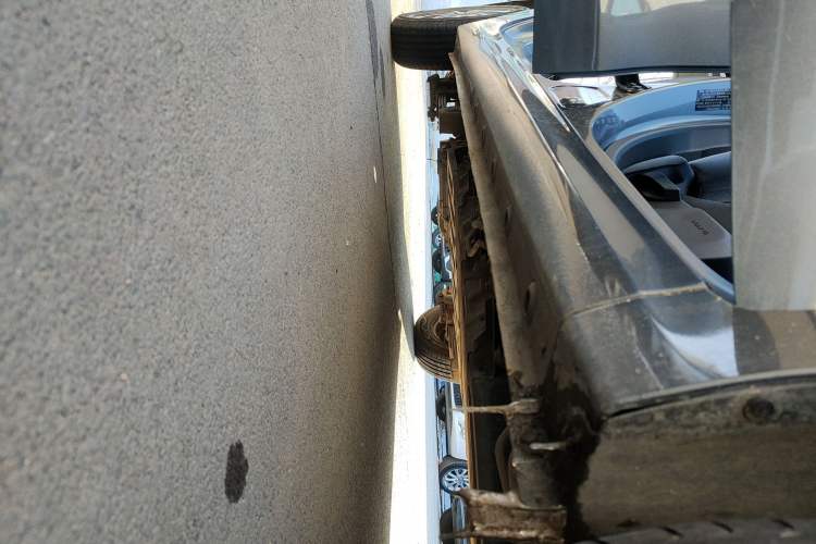 Used Wuling Hongguang New Energy 2024 All-Electric Model 300KM Standard Version Right Side Sill
