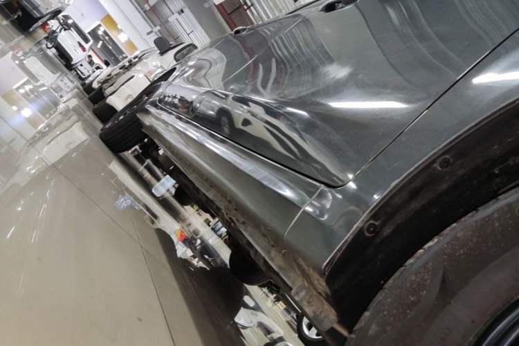 Used Wuling Hongguang New Energy 2024 All-Electric Model 300KM Standard Version Right Side Sill