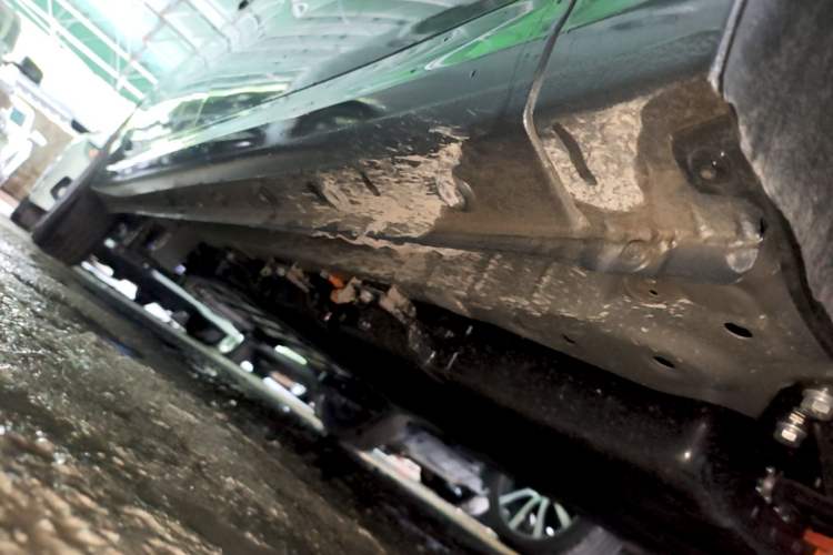 Used Wuling Hongguang New Energy 2024 All-Electric Model 300KM Practical Version Right Side Sill