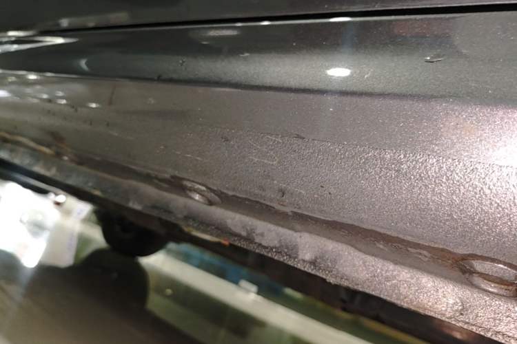 Used Wuling Hongguang New Energy 2024 All-Electric Model 300KM Practical Version Right Side Sill