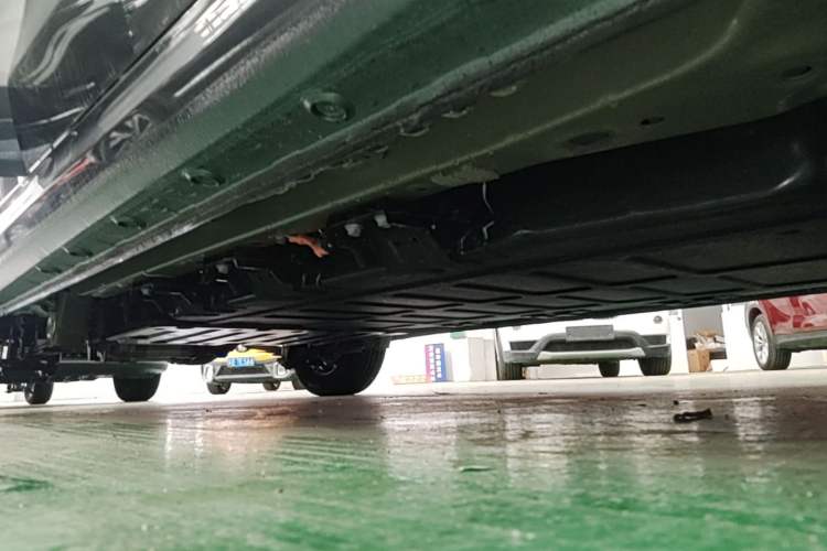 Used Wuling Hongguang New Energy 2024 All-Electric Model 300KM Practical Version Right Side Sill