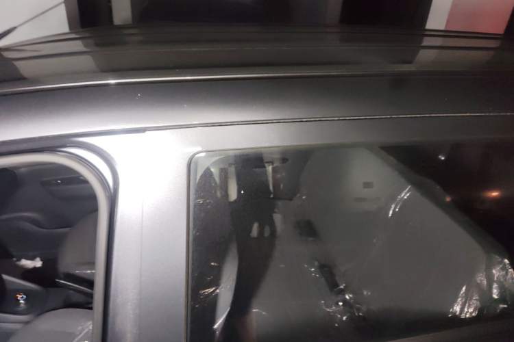 Used Wuling Hongguang New Energy 2024 All-Electric Model 300KM Practical Version Roof