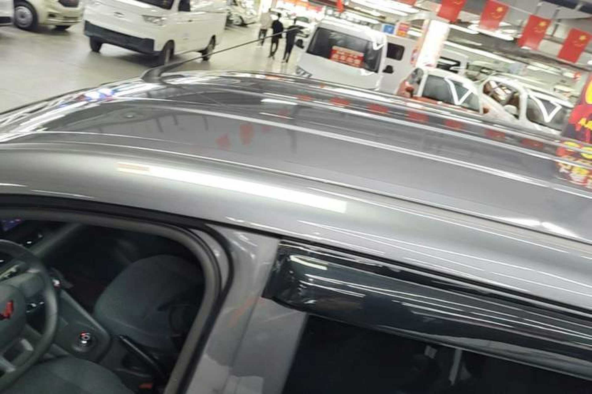 Used Wuling Hongguang New Energy 2024 All-Electric Model 300KM Standard Version Roof