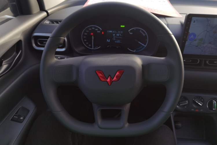 Used Wuling Hongguang New Energy 2024 All-Electric Model 300KM Practical Version Steering Wheel