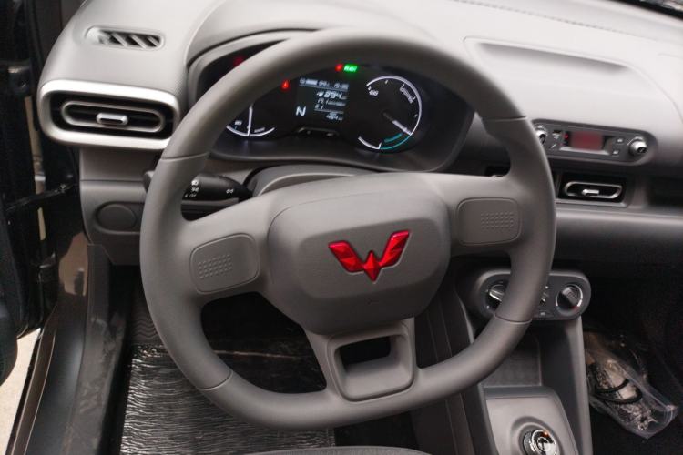 Used Wuling Hongguang New Energy 2024 All-Electric Model 300KM Practical Version Steering Wheel