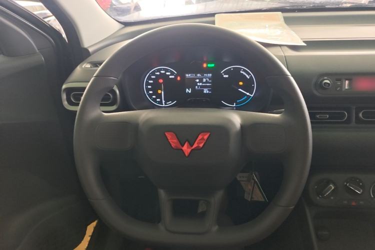 Used Wuling Hongguang New Energy 2024 All-Electric Model 300KM Practical Version Steering Wheel