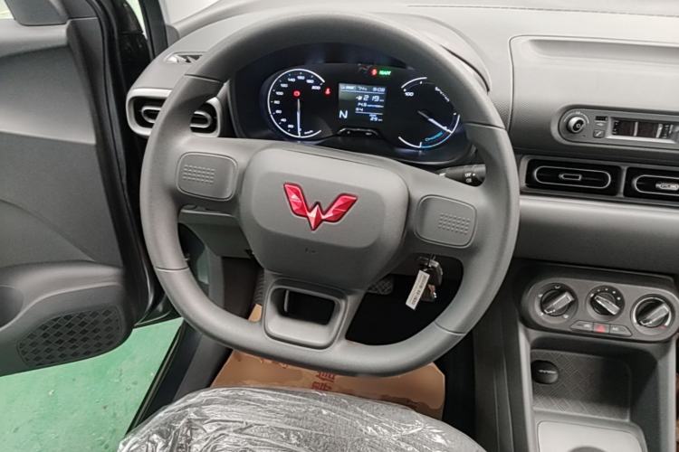 Used Wuling Hongguang New Energy 2024 All-Electric Model 300KM Practical Version Steering Wheel