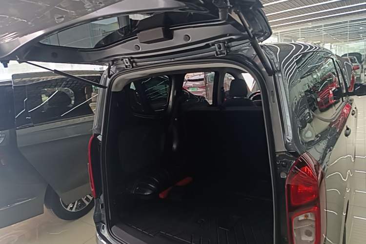 Used Wuling Hongguang New Energy 2024 All-Electric Model 300KM Practical Version Trunk