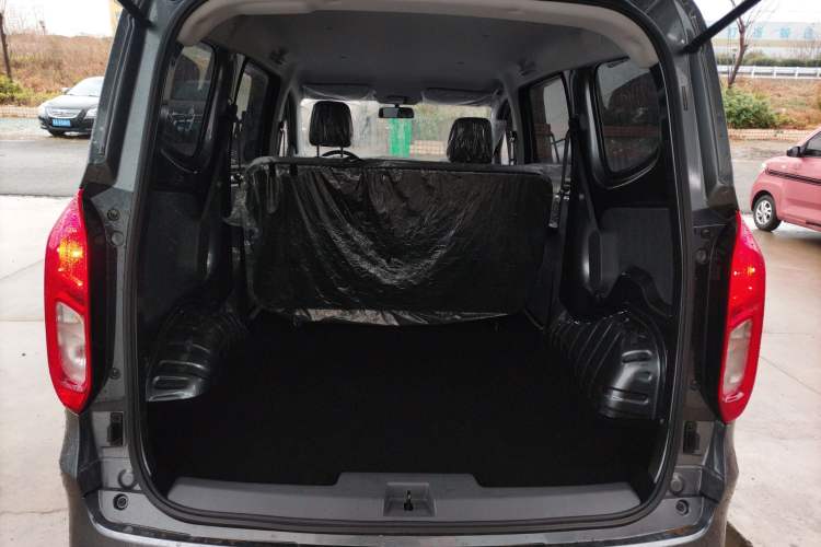 Used Wuling Hongguang New Energy 2024 All-Electric Model 300KM Practical Version Trunk