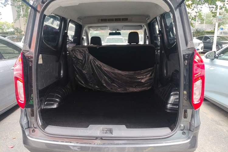 Used Wuling Hongguang New Energy 2024 All-Electric Model 300KM Standard Version Trunk