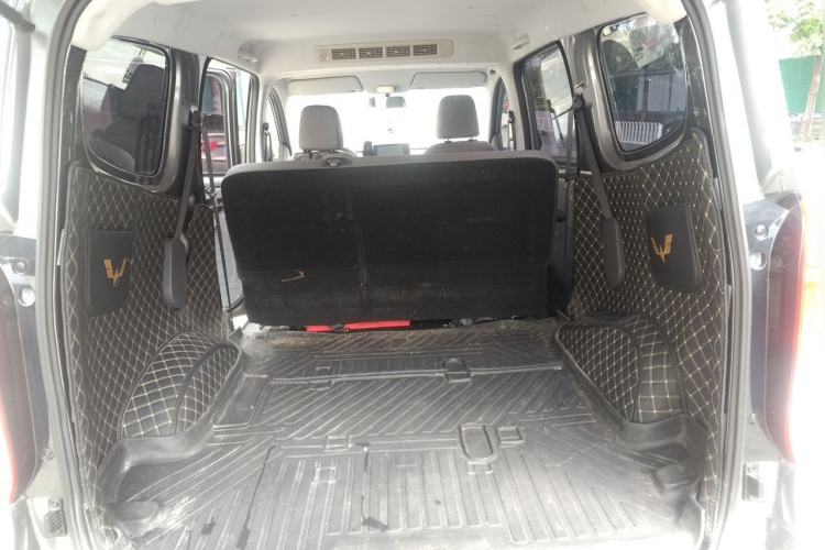 Used Wuling Hongguang New Energy 2024 All-Electric Model 300KM Standard Version Trunk