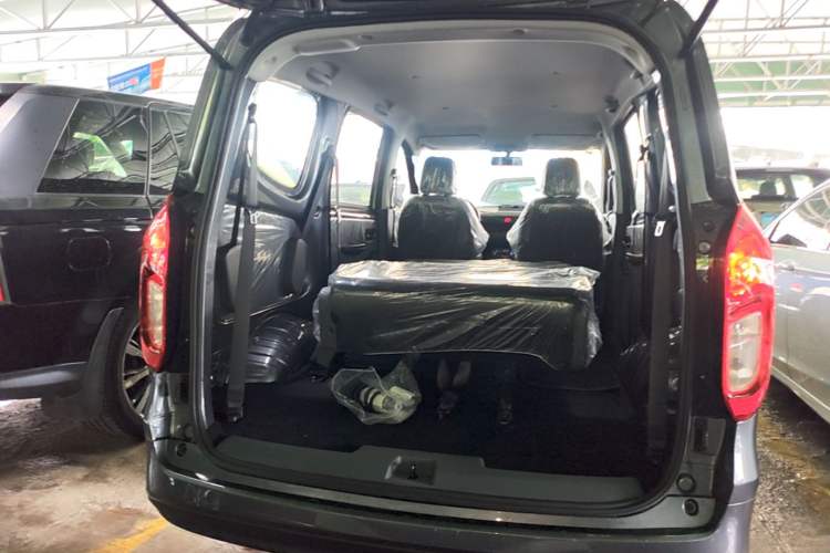 Used Wuling Hongguang New Energy 2024 All-Electric Model 300KM Practical Version Trunk