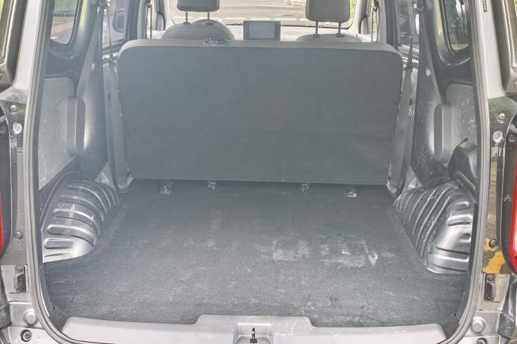 Used Wuling Hongguang New Energy 2024 All-Electric Model 300KM Practical Version Trunk