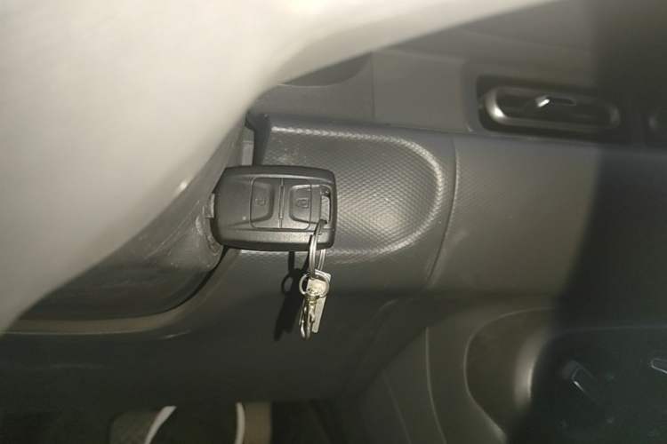 Used Wuling Hongguang New Energy 2024 All-Electric Model 300KM Standard Version Vehicle Key