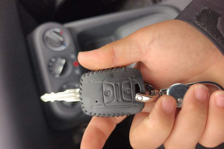 Used Wuling Hongguang New Energy 2024 All-Electric Model 300KM Practical Version Vehicle Key