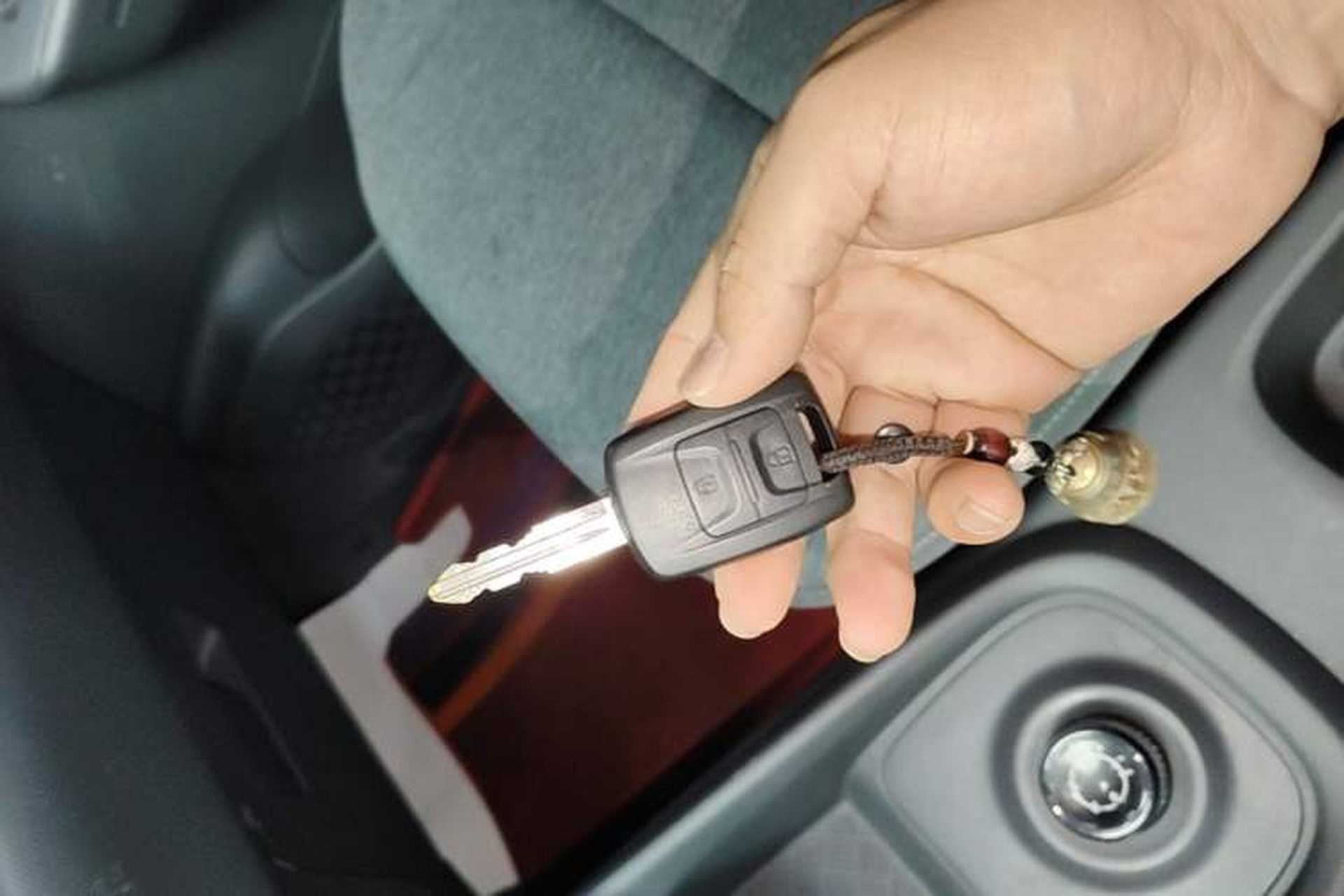 Used Wuling Hongguang New Energy 2024 All-Electric Model 300KM Standard Version Vehicle Key