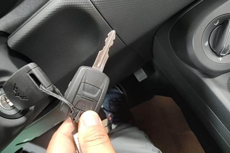Used Wuling Hongguang New Energy 2024 All-Electric Model 300KM Practical Version Vehicle Key