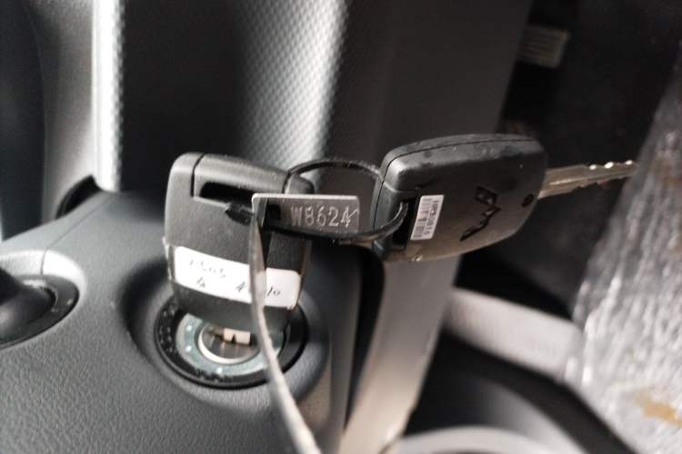 Used Wuling Hongguang New Energy 2024 All-Electric Model 300KM Practical Version Vehicle Key