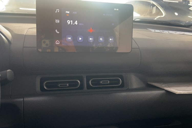 Used Wuling Hongguang New Energy 2024 All-Electric Model 300KM Standard Version Audio And AC Panel